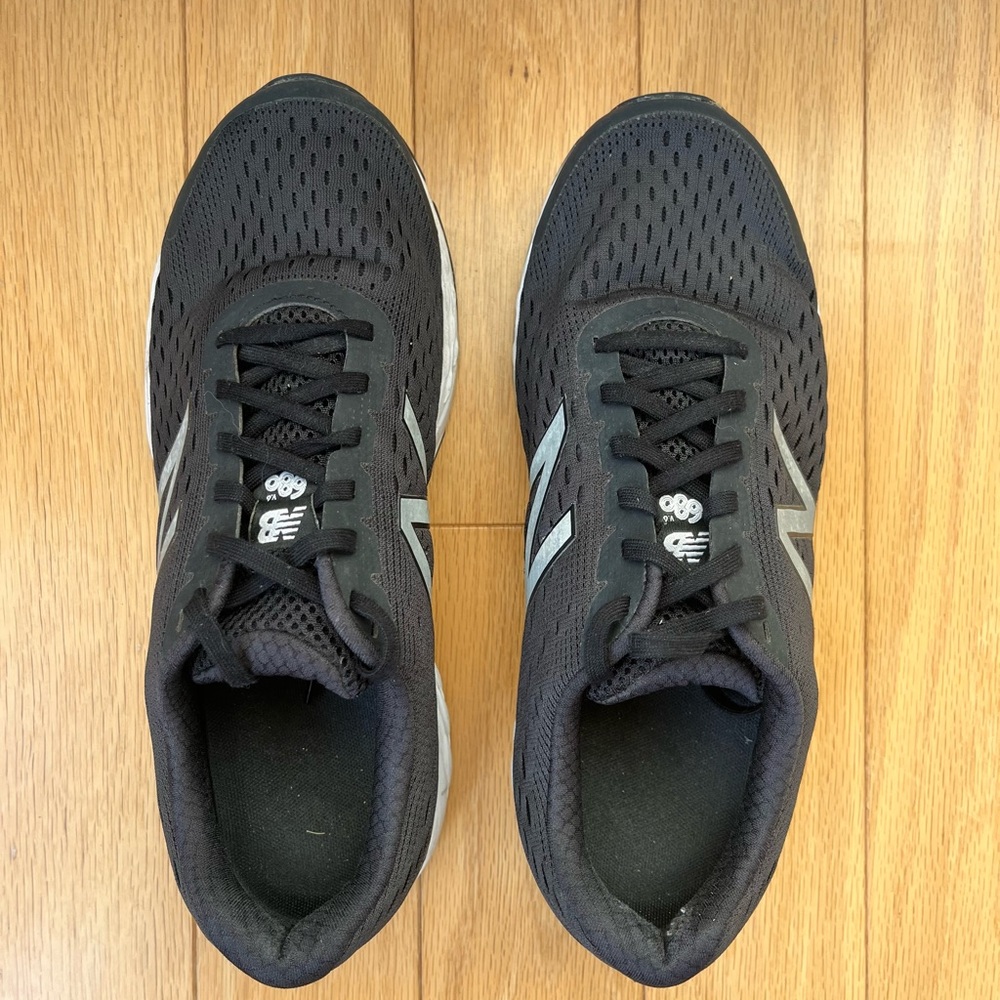 New Balance M680LK6 Black Men’s Athletic Shoes - Picture 3 of 10